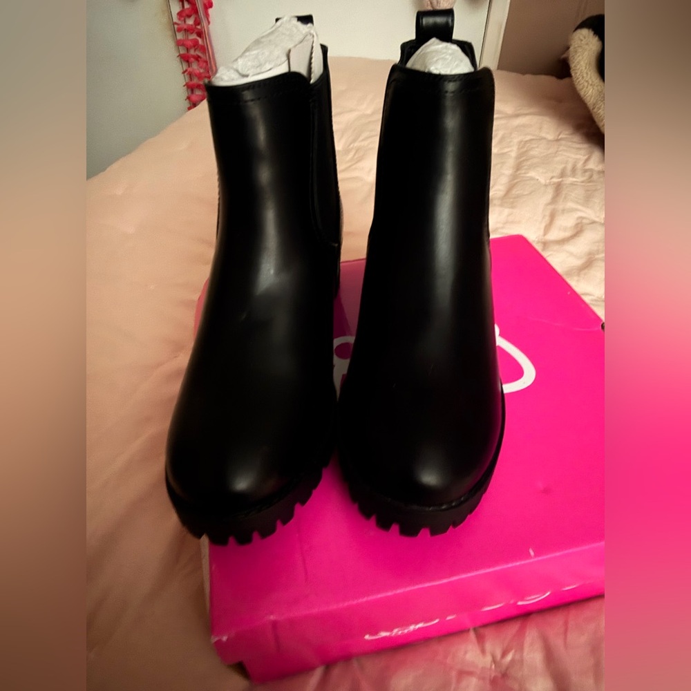 Sugar Black Chelsea Lug Sole Ankle Boots - Picture 2 of 6